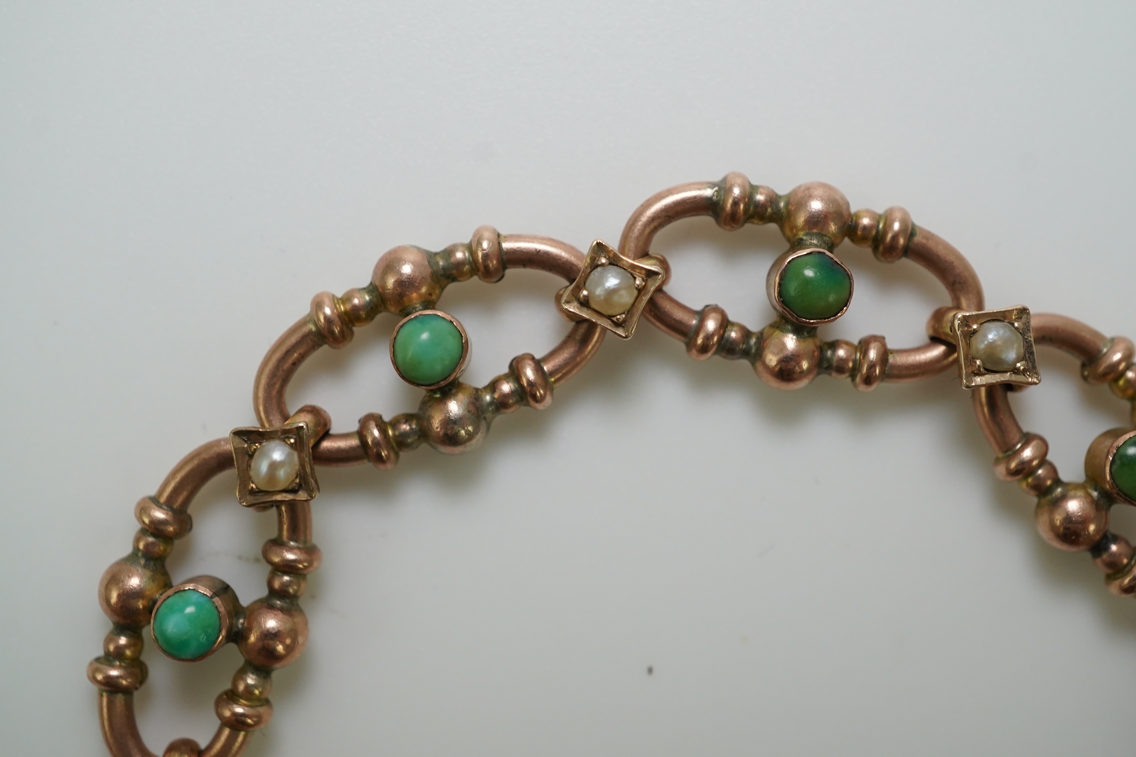 An Edwardian seed pearl and turquoise bracelet, early 20th century